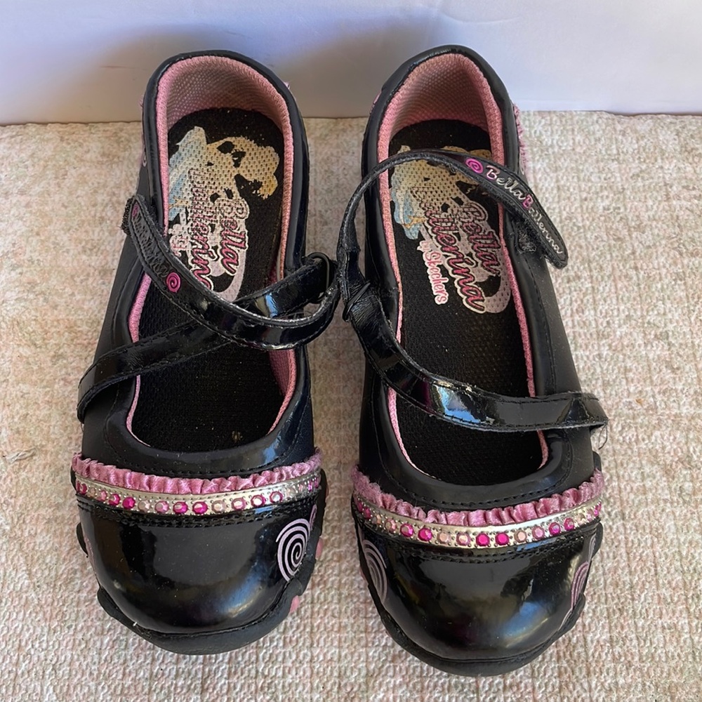 Sketchers Bella Ballerina Girl Shoe. Size 11